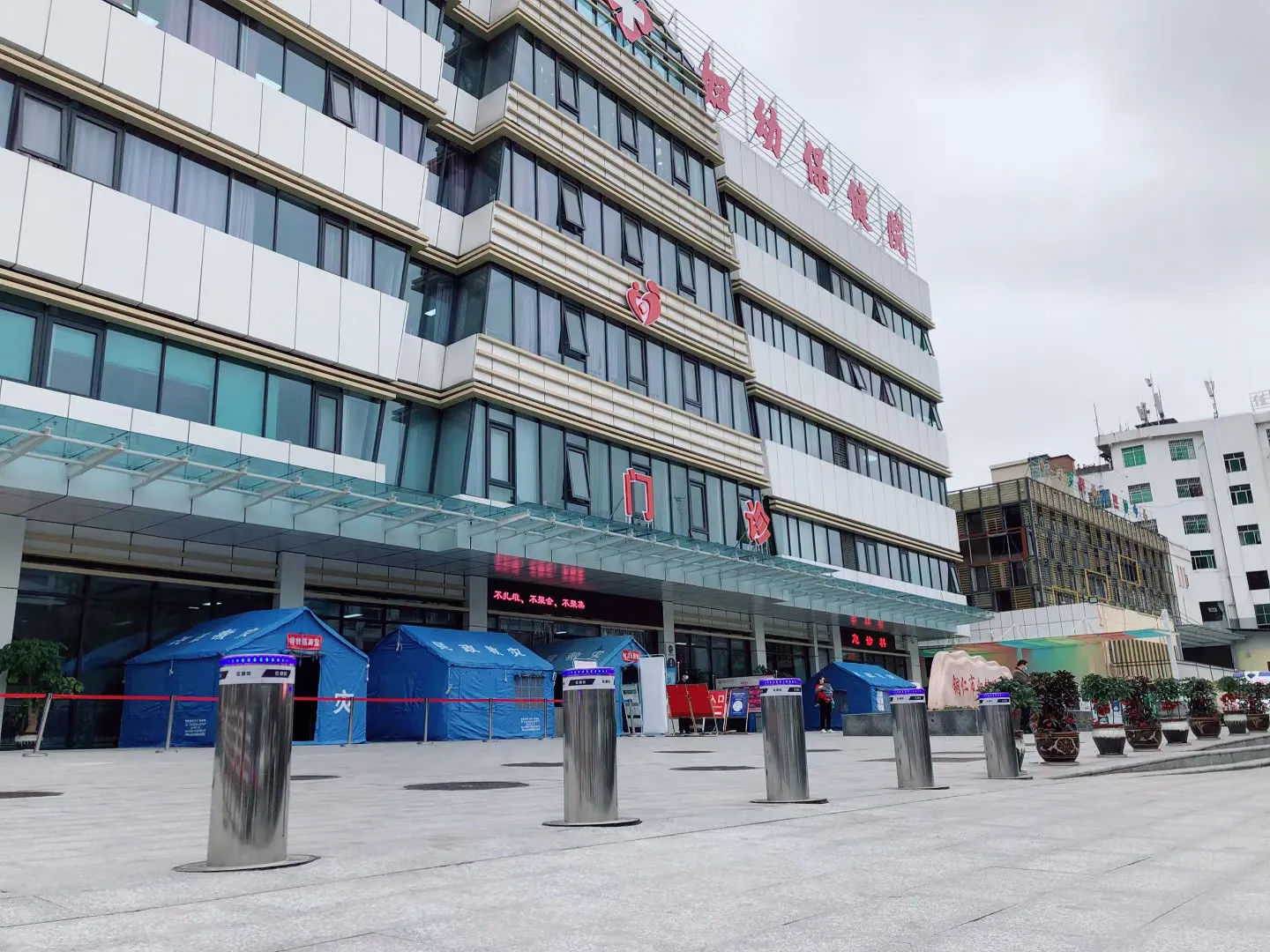 四川某单位升降柱