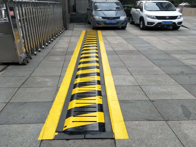 自动破胎器在大型活动临时管控的应用(图1)
